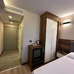 Готель Erom 3*